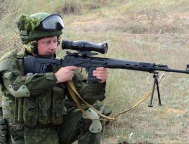 Βίντεο σοκ: Ουκρανός παρατηρητής πυροβολικού πέφτει νεκρός από πυρά ελεύθερου σκοπευτή